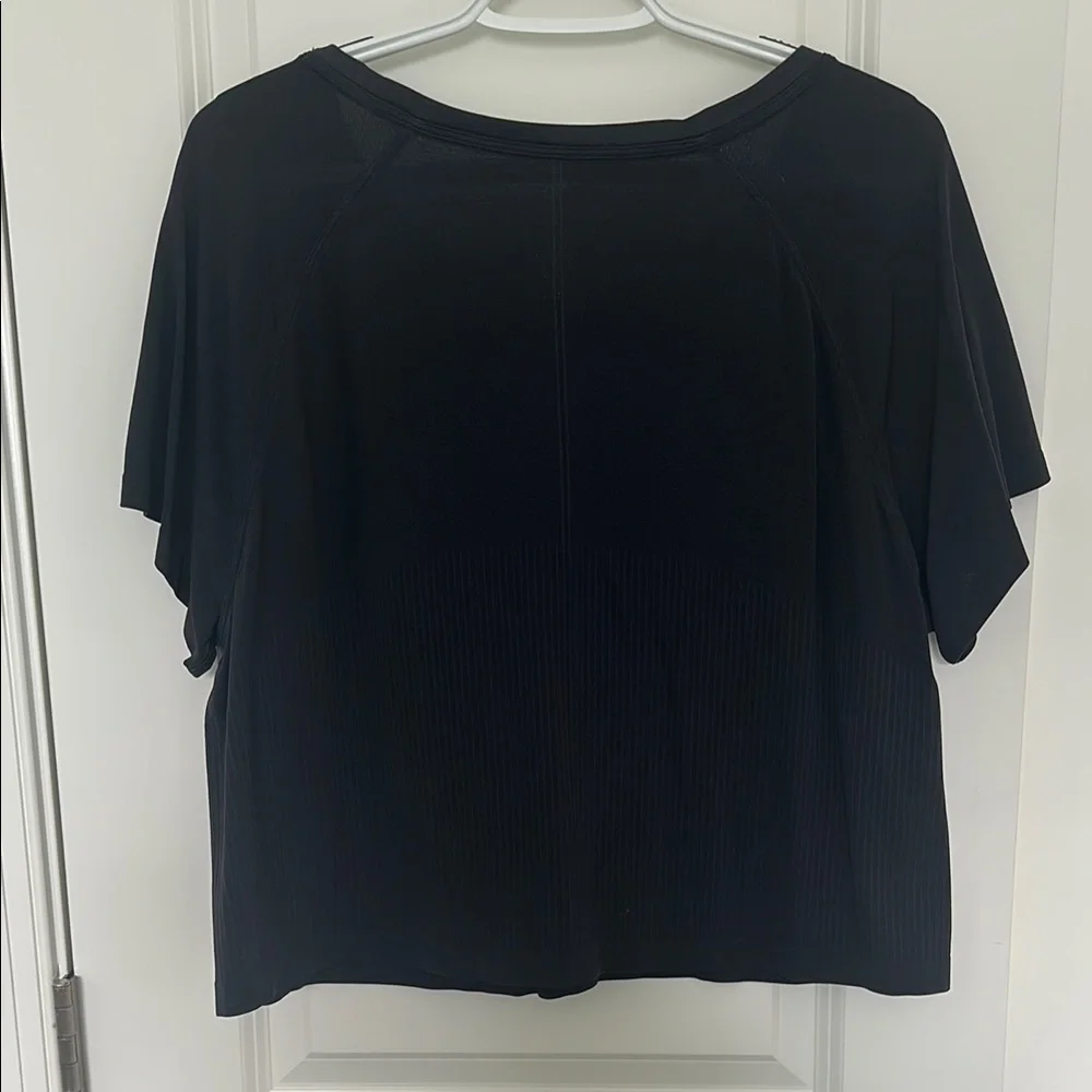All in Motion Black Relaxed Workout Tee - Picture 3 of 4